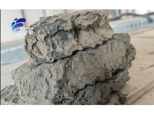 壓濾機(jī)壓泥不成型？粘濾布？污泥調(diào)理劑解決板框壓濾機(jī)壓泥不成型難題